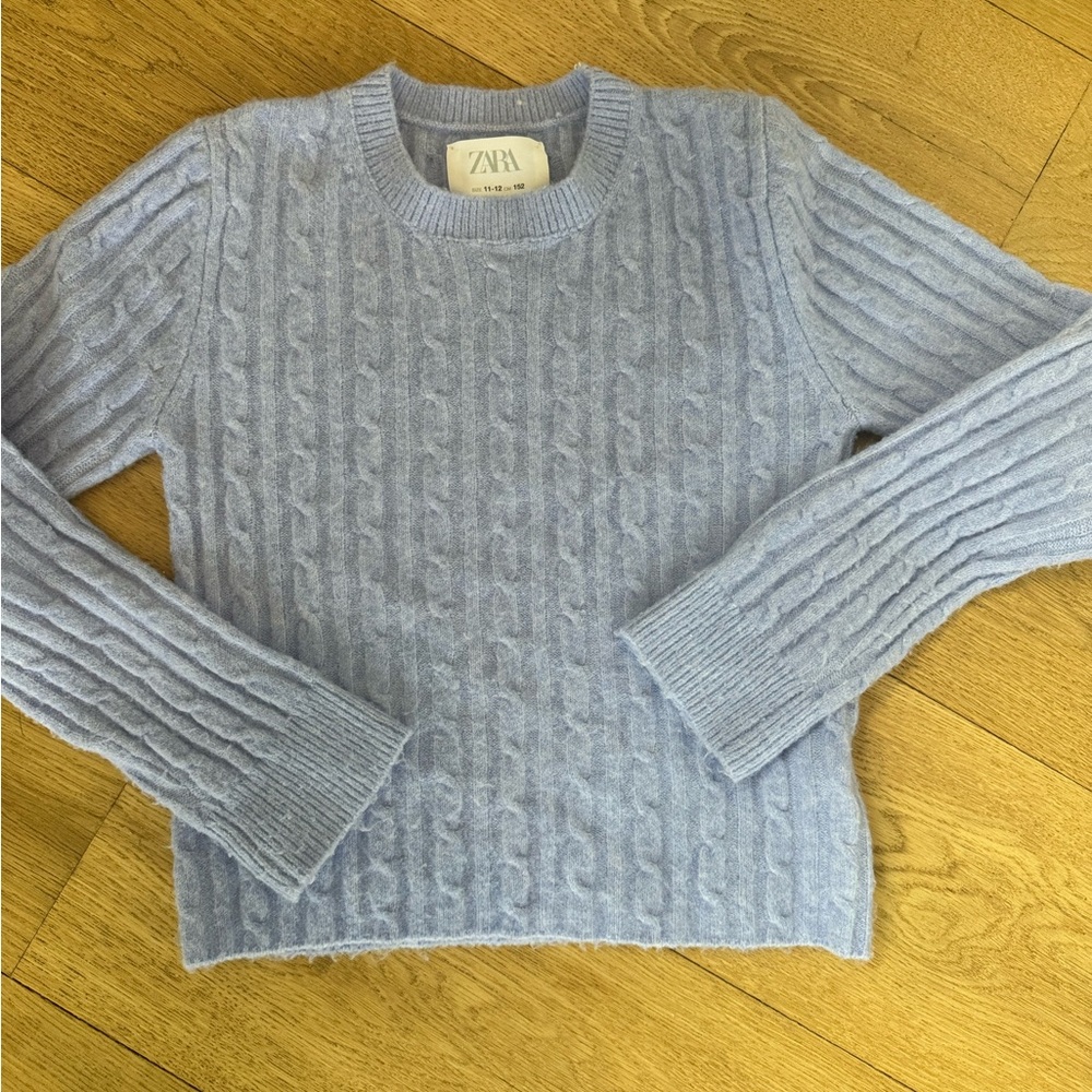 Zara girls size 11-12 periwinkle cable sweater